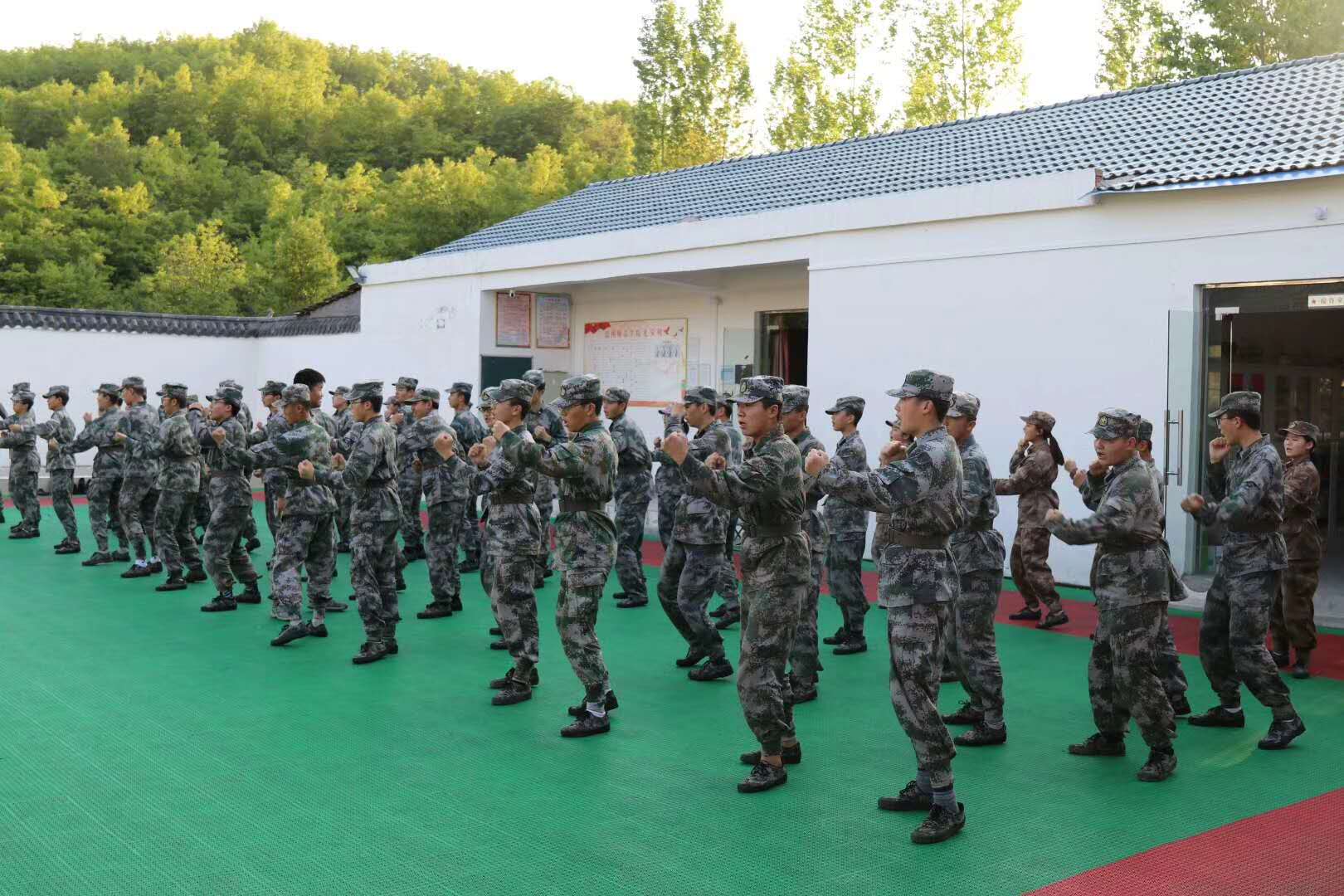 青少年不愿意去学校上学怎么办